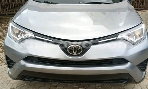 Acheter Occasion Voiture Toyota RAV4 Gris à Cotonou, Benin