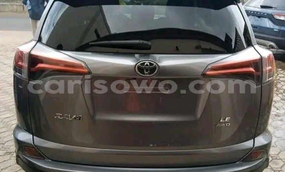 Acheter Occasion Voiture Toyota RAV4 Gris à Cotonou, Benin Acheter Occasion Voiture Toyota RAV4 Gris à Cotonou, Benin