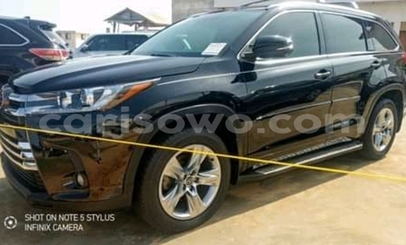 Ra Imported Toyota Highlander Miiran Ọkọ̀ in Cotonou ni Benin