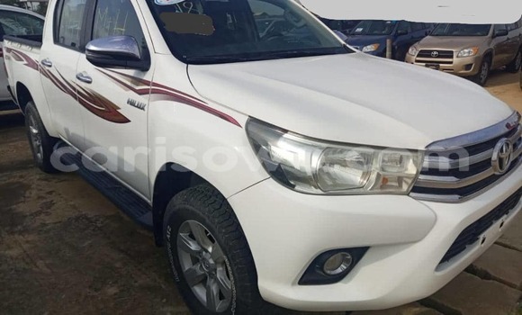 Acheter Import Voiture Toyota Hilux Blanc à Cotonou, Benin Acheter Import Voiture Toyota Hilux Blanc à Cotonou, Benin
