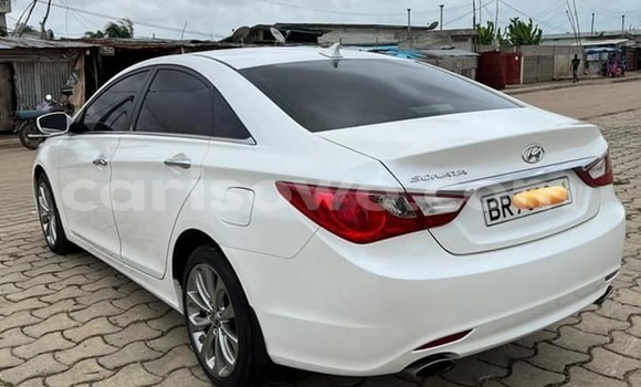 Sayi Na hannu Hyundai Sonata White Mota in Cotonou a Benin Sayi Na hannu Hyundai Sonata White Mota in Cotonou a Benin