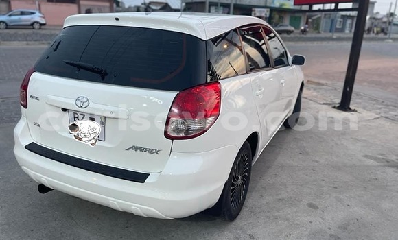 Sayi Na hannu Toyota Matrix White Mota in Cotonou a Benin Sayi Na hannu Toyota Matrix White Mota in Cotonou a Benin
