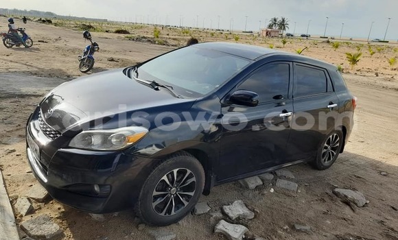 Sayi Na hannu Toyota Matrix Black Mota in Cotonou a Benin