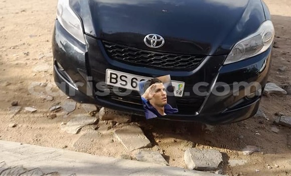 Sayi Na hannu Toyota Matrix Black Mota in Cotonou a Benin Sayi Na hannu Toyota Matrix Black Mota in Cotonou a Benin