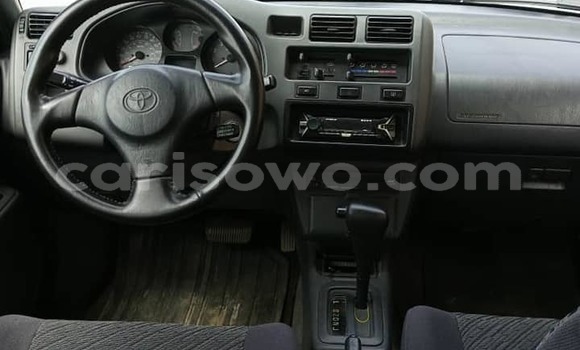 Sayi Na hannu Toyota RAV4 White Mota in Cotonou a Benin Sayi Na hannu Toyota RAV4 White Mota in Cotonou a Benin