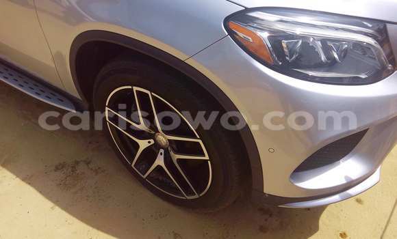 Sayi Na hannu Mercedes-Benz GL–Class Azurfa Mota in Porto Novo a Benin Sayi Na hannu Mercedes-Benz GL–Class Azurfa Mota in Porto Novo a Benin
