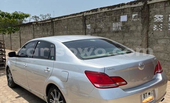 Sayi Na hannu Toyota Avalon Azurfa Mota in Cotonou a Benin Sayi Na hannu Toyota Avalon Azurfa Mota in Cotonou a Benin
