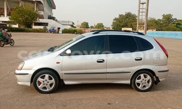 Sayi Na hannu Nissan Almera Azurfa Mota in Cotonou a Benin