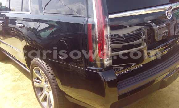 Sayi Na hannu Cadillac Escalade Black Mota in Porto Novo a Benin Sayi Na hannu Cadillac Escalade Black Mota in Porto Novo a Benin