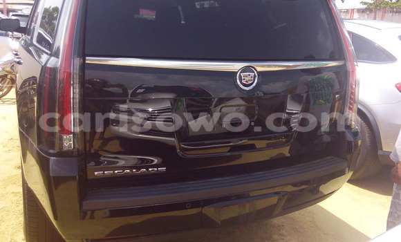 Sayi Na hannu Cadillac Escalade Black Mota in Porto Novo a Benin Sayi Na hannu Cadillac Escalade Black Mota in Porto Novo a Benin