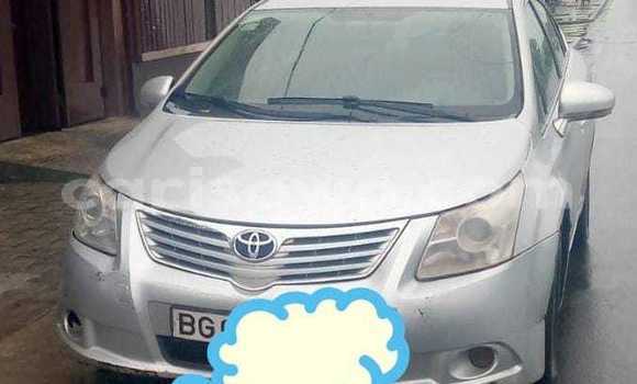 Sayi Na hannu Toyota Avensis Azurfa Mota in Porto Novo a Benin