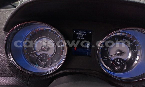 Sayi Na hannu Chrysler 300 Letter Series Azurfa Mota in Abomey Calavi a Benin Sayi Na hannu Chrysler 300 Letter Series Azurfa Mota in Abomey Calavi a Benin