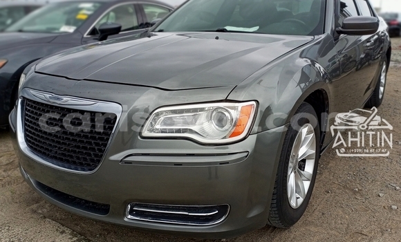 Sayi Na hannu Chrysler 300 Letter Series Azurfa Mota in Abomey Calavi a Benin Sayi Na hannu Chrysler 300 Letter Series Azurfa Mota in Abomey Calavi a Benin