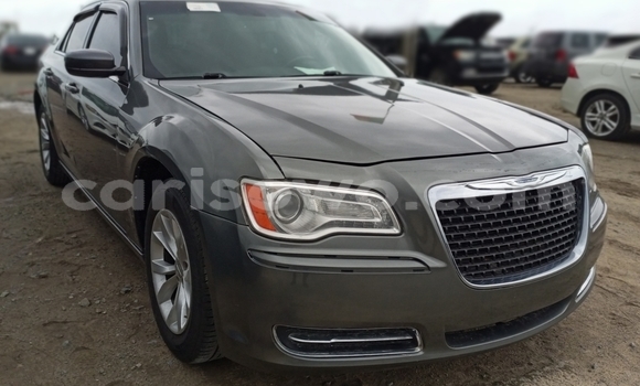 Sayi Na hannu Chrysler 300 Letter Series Azurfa Mota in Abomey Calavi a Benin Sayi Na hannu Chrysler 300 Letter Series Azurfa Mota in Abomey Calavi a Benin