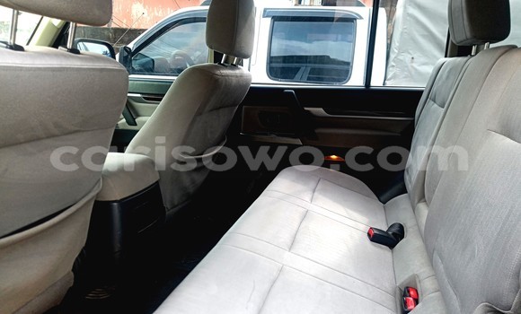 Ra Àlòkù Mitsubishi Pajero Silver Ọkọ̀ in Cotonou ni Benin Ra Àlòkù Mitsubishi Pajero Silver Ọkọ̀ in Cotonou ni Benin