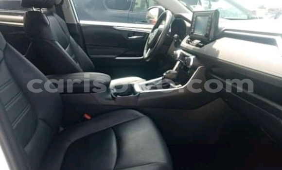 Sayi Sabo Toyota RAV4 White Mota in Cotonou a Benin Sayi Sabo Toyota RAV4 White Mota in Cotonou a Benin