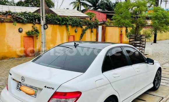 Ra Àlòkù Mercedes-Benz C–Class funfun Ọkọ̀ in Cotonou ni Benin Ra Àlòkù Mercedes-Benz C–Class funfun Ọkọ̀ in Cotonou ni Benin
