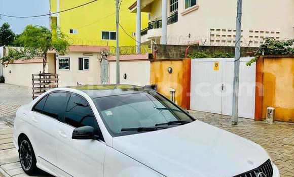 Ra Àlòkù Mercedes-Benz C–Class funfun Ọkọ̀ in Cotonou ni Benin Ra Àlòkù Mercedes-Benz C–Class funfun Ọkọ̀ in Cotonou ni Benin