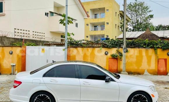 Ra Àlòkù Mercedes-Benz C–Class funfun Ọkọ̀ in Cotonou ni Benin Ra Àlòkù Mercedes-Benz C–Class funfun Ọkọ̀ in Cotonou ni Benin