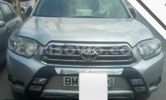 Sayi Na hannu Toyota Highlander Azurfa Mota in Cotonou a Benin Sayi Na hannu Toyota Highlander Azurfa Mota in Cotonou a Benin
