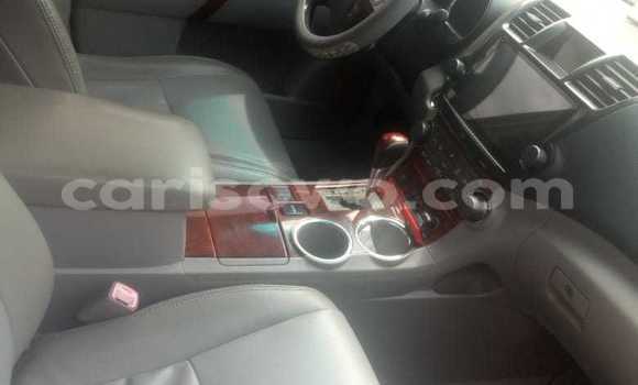 Sayi Na hannu Toyota Highlander Azurfa Mota in Cotonou a Benin Sayi Na hannu Toyota Highlander Azurfa Mota in Cotonou a Benin