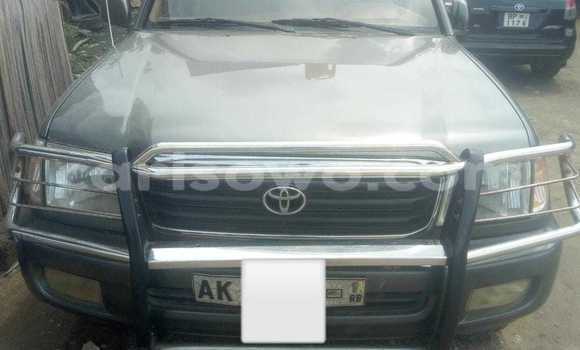 Sayi Na hannu Toyota Land Cruiser Brown Mota in Cotonou a Benin Sayi Na hannu Toyota Land Cruiser Brown Mota in Cotonou a Benin