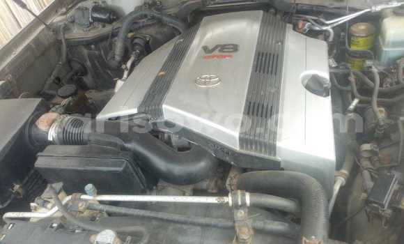 Sayi Na hannu Toyota Land Cruiser Brown Mota in Cotonou a Benin Sayi Na hannu Toyota Land Cruiser Brown Mota in Cotonou a Benin