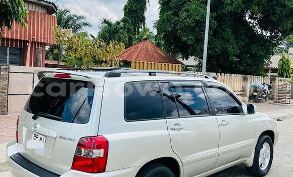 Acheter Occasion Voiture Toyota Highlander Gris à Cotonou, Benin Acheter Occasion Voiture Toyota Highlander Gris à Cotonou, Benin