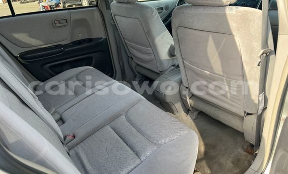 Buy Used Toyota Highlander Beige Car in Abomey Calavi in Benign Buy Used Toyota Highlander Beige Car in Abomey Calavi in Benign