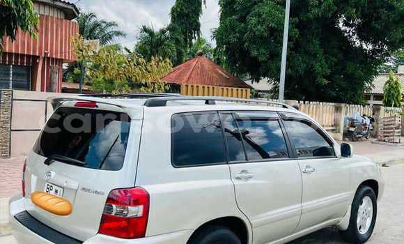 Ra Àlòkù Toyota Highlander Alagara Ọkọ̀ in Cotonou ni Benin Ra Àlòkù Toyota Highlander Alagara Ọkọ̀ in Cotonou ni Benin