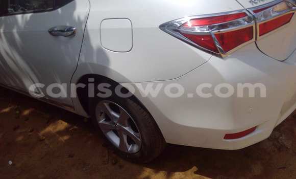 Acheter Occasion Voiture Toyota Corolla Blanc à Porto Novo au Benin Acheter Occasion Voiture Toyota Corolla Blanc à Porto Novo au Benin