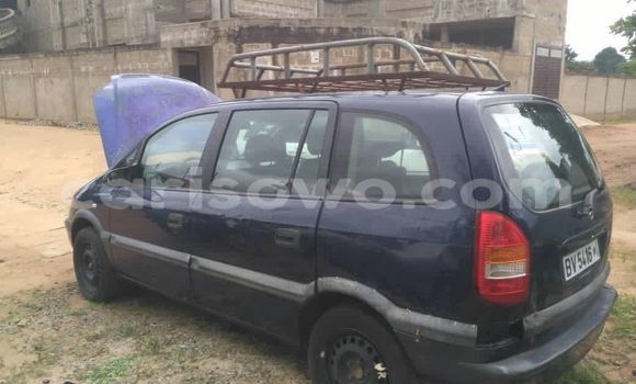 Buy Used Opel Zafira Blue Car in Cotonou in Benign