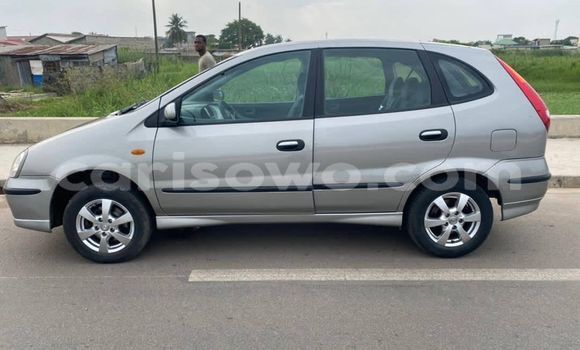 Sayi Na hannu Nissan Tino Azurfa Mota in Cotonou a Benin