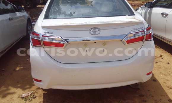 Acheter Occasion Voiture Toyota Corolla Blanc à Porto Novo, Benin Acheter Occasion Voiture Toyota Corolla Blanc à Porto Novo, Benin