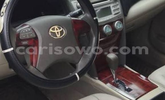 Sayi Na hannu Toyota Camry Azurfa Mota in Cotonou a Benin Sayi Na hannu Toyota Camry Azurfa Mota in Cotonou a Benin