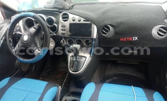 Sayi Na hannu Toyota Matrix Azurfa Mota in Cotonou a Benin Sayi Na hannu Toyota Matrix Azurfa Mota in Cotonou a Benin