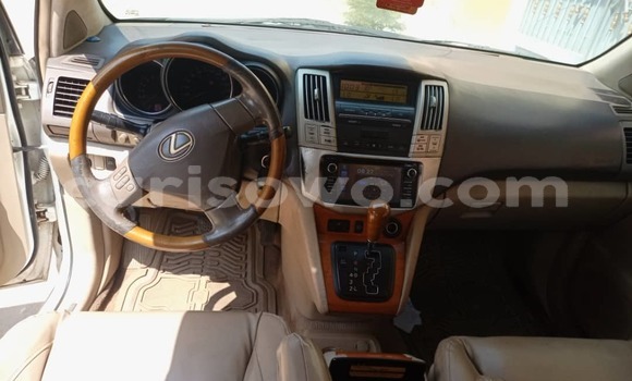 Ra Àlòkù Lexus RX 330 funfun Ọkọ̀ in Cotonou ni Benin Ra Àlòkù Lexus RX 330 funfun Ọkọ̀ in Cotonou ni Benin
