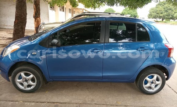 Buy Used Toyota Yaris Blue Car in Abomey Calavi in Benign