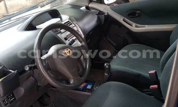 Ra Àlòkù Toyota Yaris Blue Ọkọ̀ in Abomey Calavi ni Benin Ra Àlòkù Toyota Yaris Blue Ọkọ̀ in Abomey Calavi ni Benin