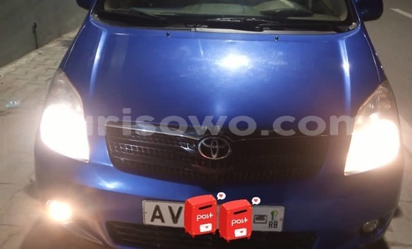 Sayi Na hannu Toyota Corolla Verso Blue Mota in Cotonou a Benin