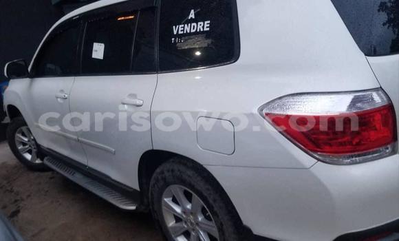 Ra Àlòkù Toyota Highlander funfun Ọkọ̀ in Cotonou ni Benin Ra Àlòkù Toyota Highlander funfun Ọkọ̀ in Cotonou ni Benin