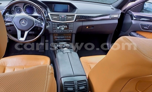 Sayi Na hannu Mercedes-Benz E-Classe Black Mota in Cotonou a Benin Sayi Na hannu Mercedes-Benz E-Classe Black Mota in Cotonou a Benin