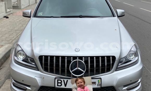 Ra Àlòkù Mercedes-Benz C–Class Silver Ọkọ̀ in Cotonou ni Benin Ra Àlòkù Mercedes-Benz C–Class Silver Ọkọ̀ in Cotonou ni Benin