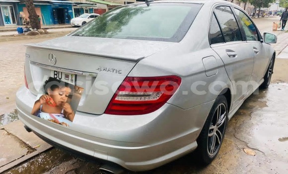 Ra Àlòkù Mercedes-Benz C–Class Silver Ọkọ̀ in Cotonou ni Benin Ra Àlòkù Mercedes-Benz C–Class Silver Ọkọ̀ in Cotonou ni Benin