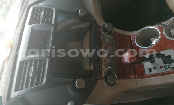 Ra Àlòkù Toyota Highlander Blue Ọkọ̀ in Abomey Calavi ni Benin Ra Àlòkù Toyota Highlander Blue Ọkọ̀ in Abomey Calavi ni Benin