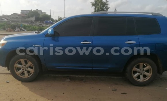 Ra Àlòkù Toyota Highlander Blue Ọkọ̀ in Abomey Calavi ni Benin Ra Àlòkù Toyota Highlander Blue Ọkọ̀ in Abomey Calavi ni Benin