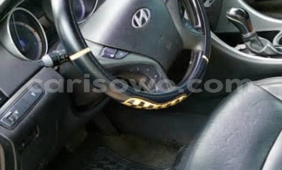 Ra Àlòkù Hyundai Sonata Silver Ọkọ̀ in Abomey Calavi ni Benin Ra Àlòkù Hyundai Sonata Silver Ọkọ̀ in Abomey Calavi ni Benin