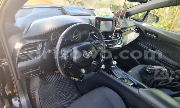 Ra Àlòkù Toyota C-HR Black Ọkọ̀ in Cotonou ni Benin Ra Àlòkù Toyota C-HR Black Ọkọ̀ in Cotonou ni Benin