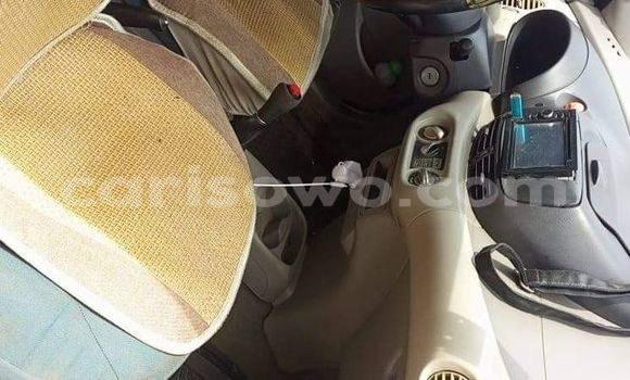 Sayi Na hannu Nissan Tino Azurfa Mota in Cotonou a Benin Sayi Na hannu Nissan Tino Azurfa Mota in Cotonou a Benin