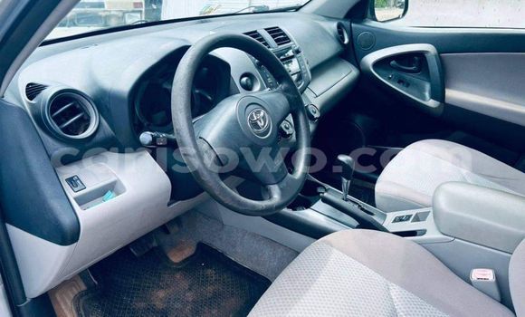 Sayi Na hannu Toyota RAV4 Azurfa Mota in Cotonou a Benin Sayi Na hannu Toyota RAV4 Azurfa Mota in Cotonou a Benin